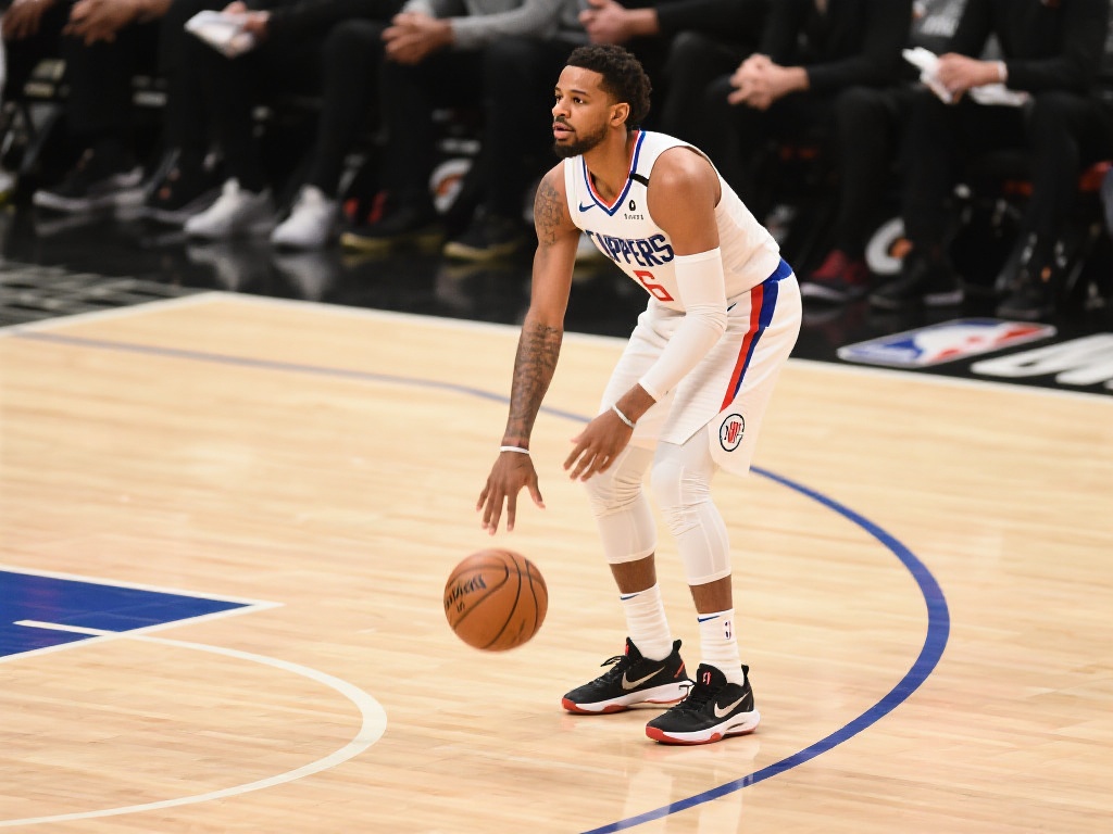 克里斯表现全面,砍下16分7板并贡献1助1断1帽,命中率50% 在比赛中,克里斯展现了关键时刻的冷静与果